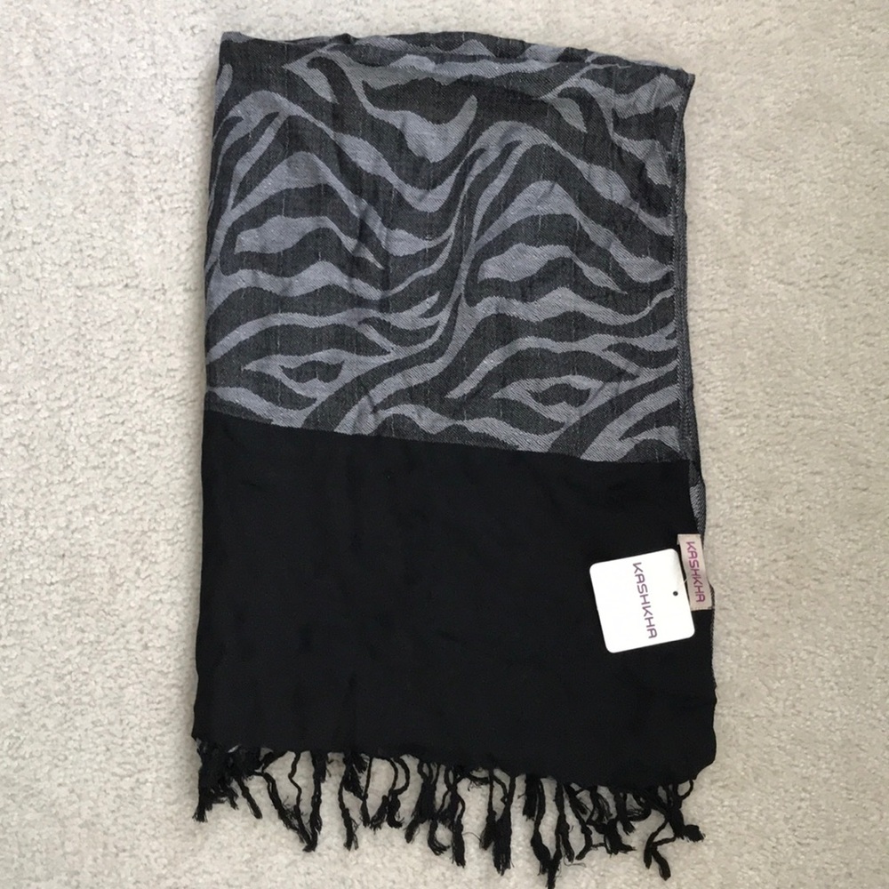 NWT Gorgeous Pashmina